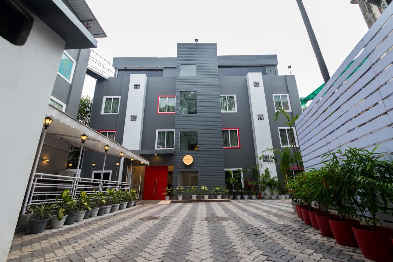 Oyo Townhouse 11 Esplanade Otel Kalküta Dış mekan fotoğraf