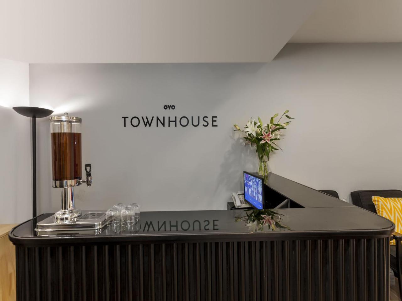 Oyo Townhouse 11 Esplanade Otel Kalküta Dış mekan fotoğraf