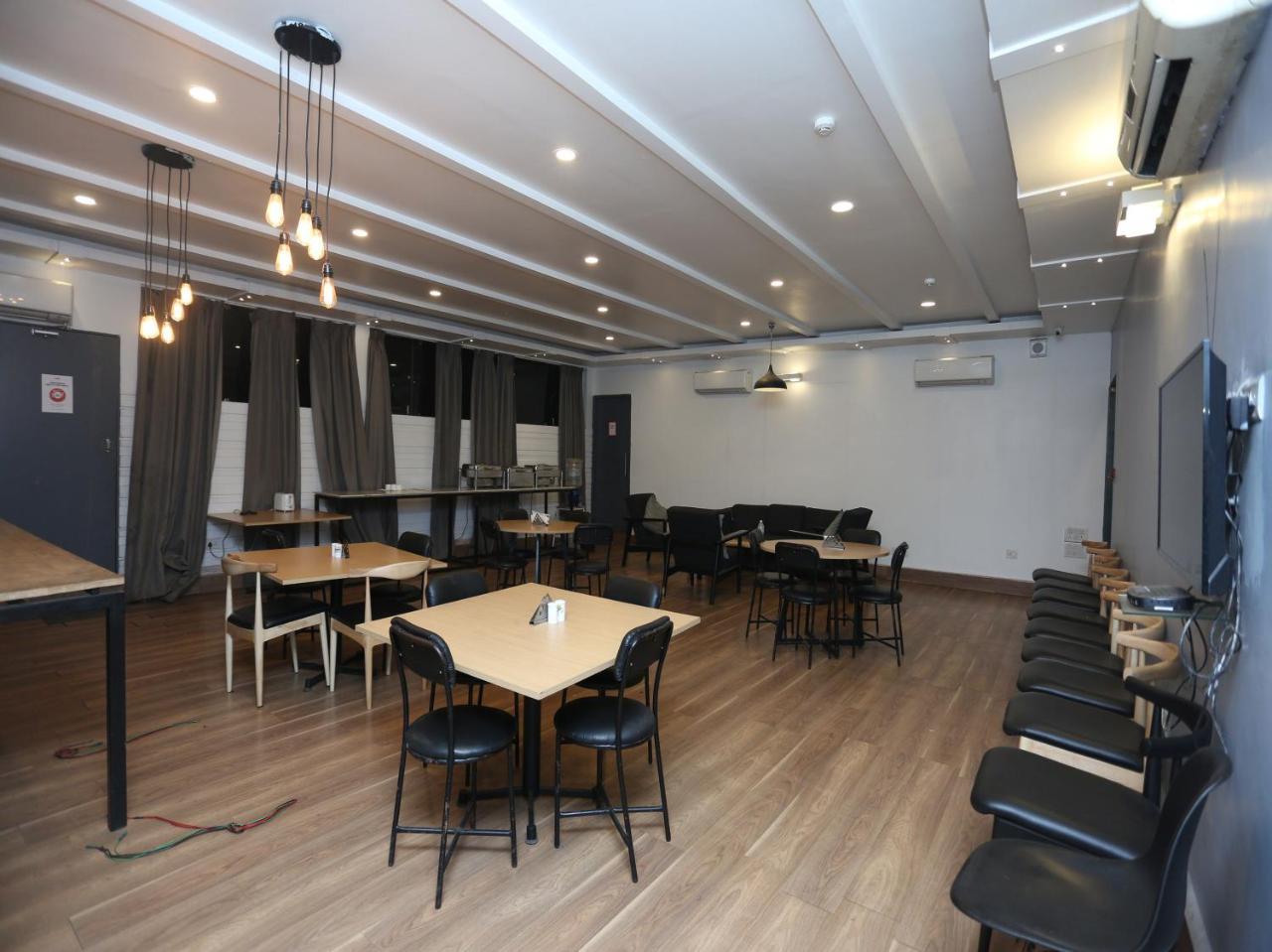 Oyo Townhouse 11 Esplanade Otel Kalküta Dış mekan fotoğraf