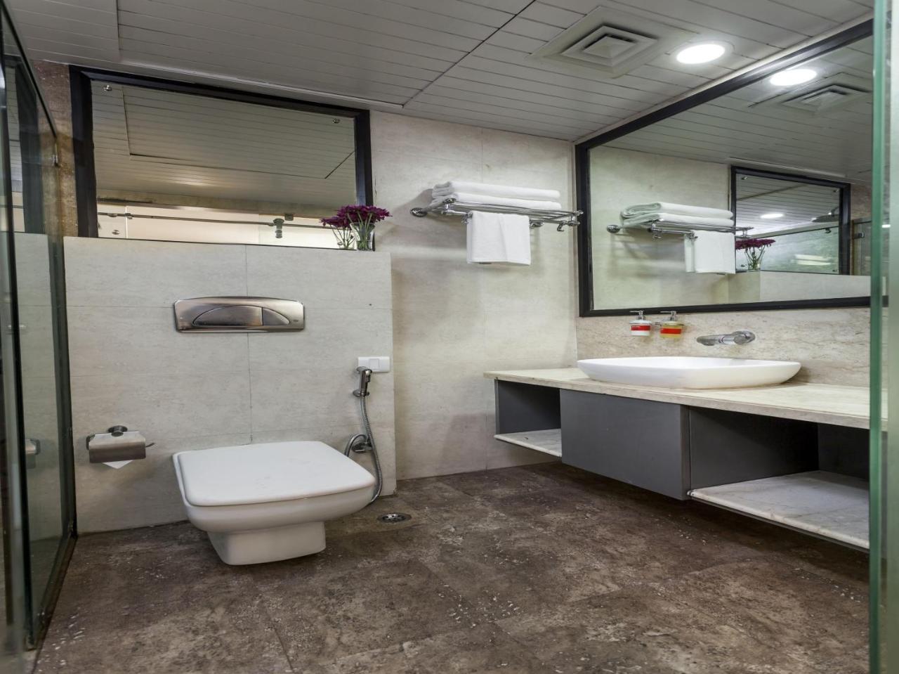 Oyo Townhouse 11 Esplanade Otel Kalküta Dış mekan fotoğraf