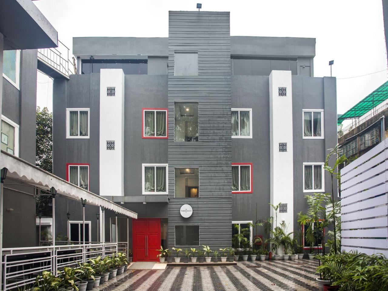 Oyo Townhouse 11 Esplanade Otel Kalküta Dış mekan fotoğraf