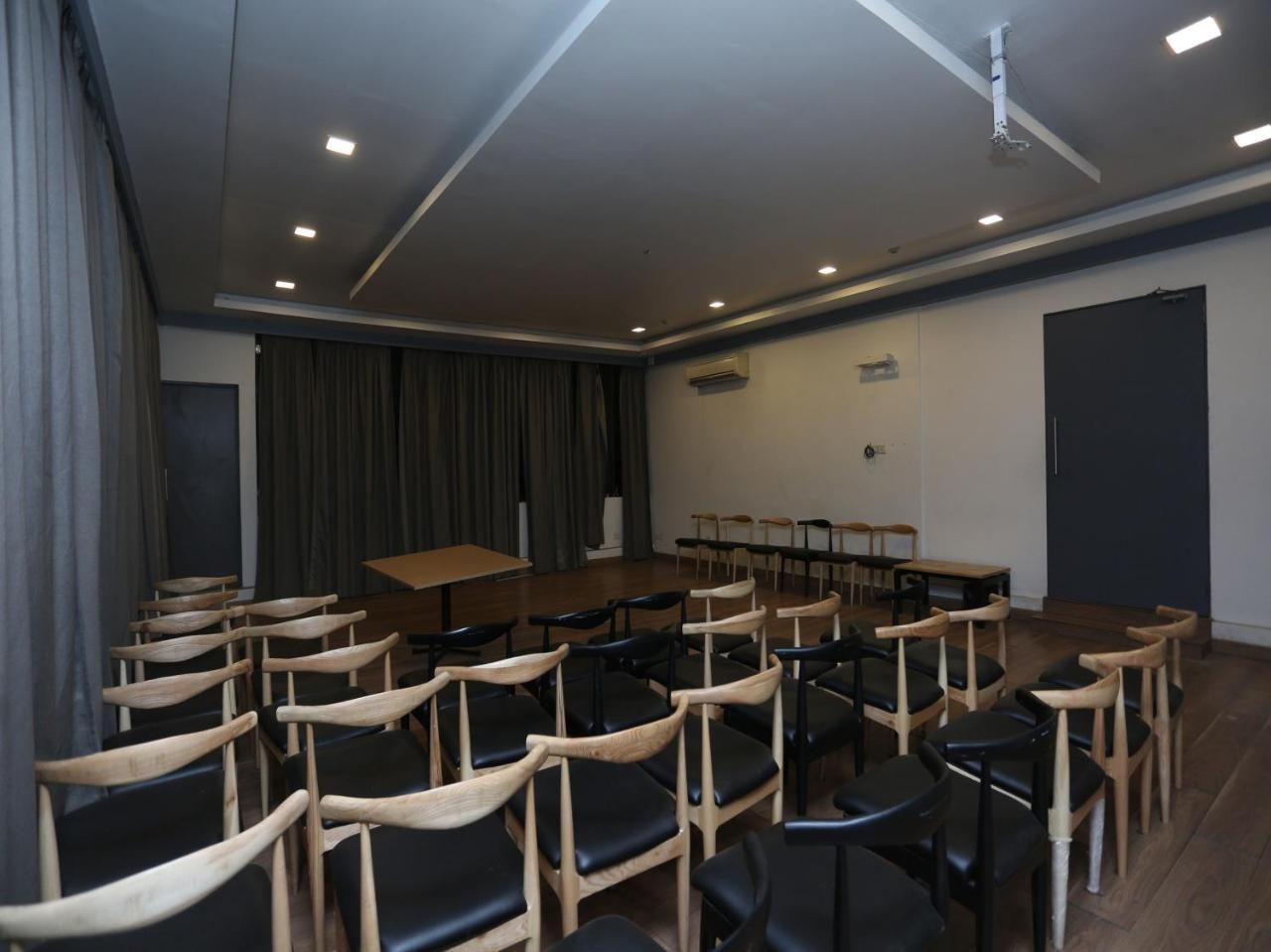 Oyo Townhouse 11 Esplanade Otel Kalküta Dış mekan fotoğraf