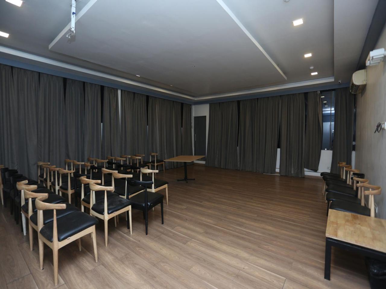 Oyo Townhouse 11 Esplanade Otel Kalküta Dış mekan fotoğraf