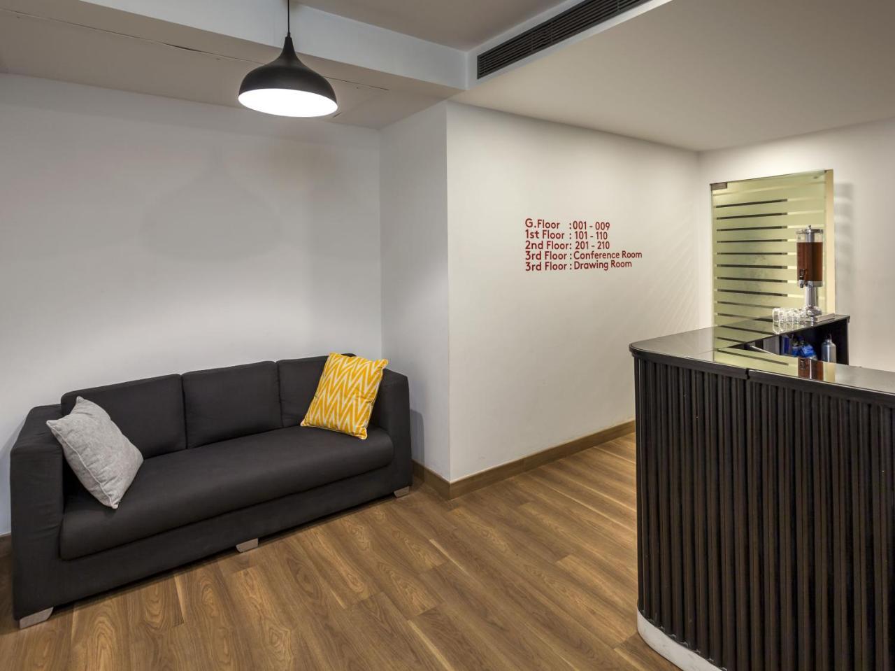 Oyo Townhouse 11 Esplanade Otel Kalküta Dış mekan fotoğraf